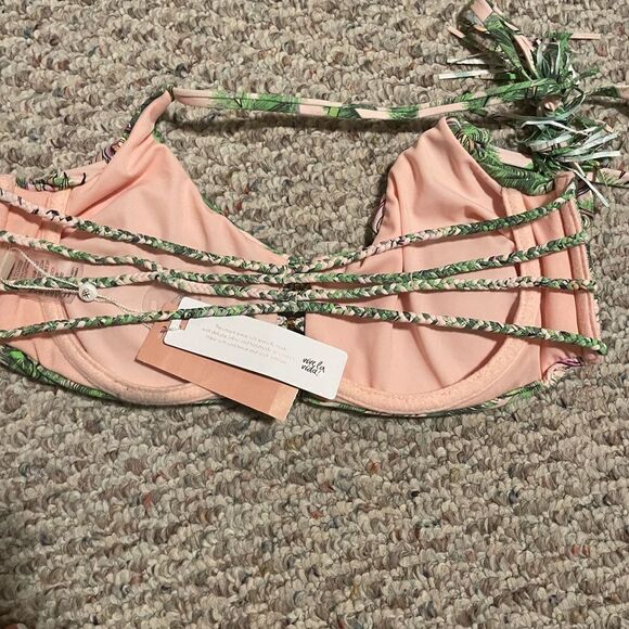 NWT PILYQ Bermuda Zen Halter Palm Swim Top- Size D Cup - Picture 3 of 7